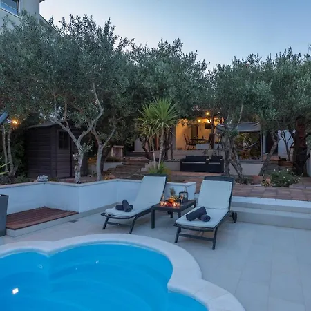 Tatil Evi Charming House In *