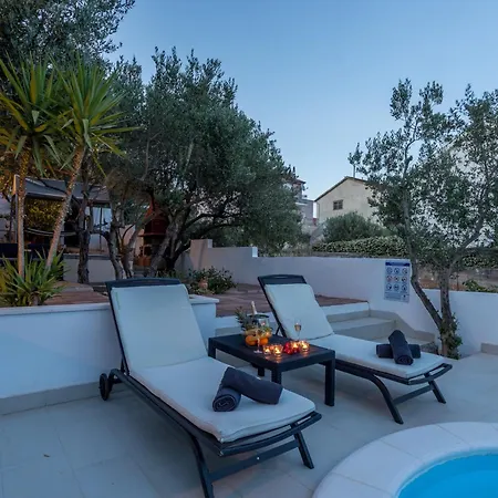 בית נופש Charming House In